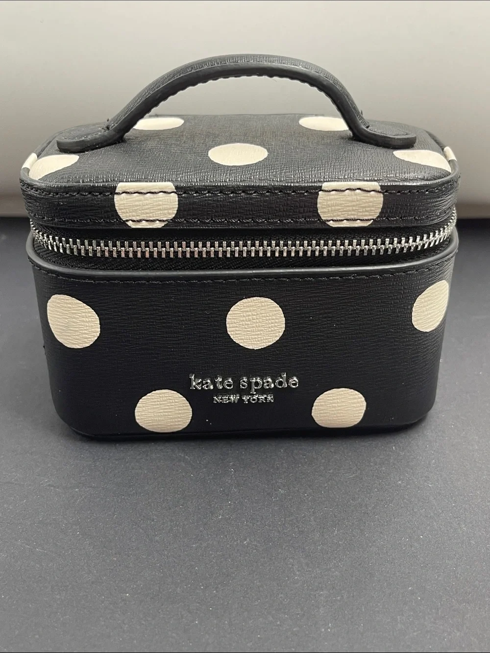 kate spade New York Black & Cream Polka Morgan Dot Sunshine Jewelry Case **RARE